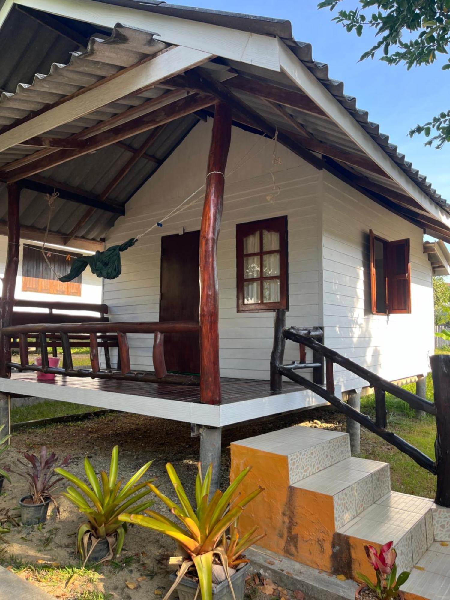 Pyramid Bangalow Ban Laem Sai Buitenkant foto