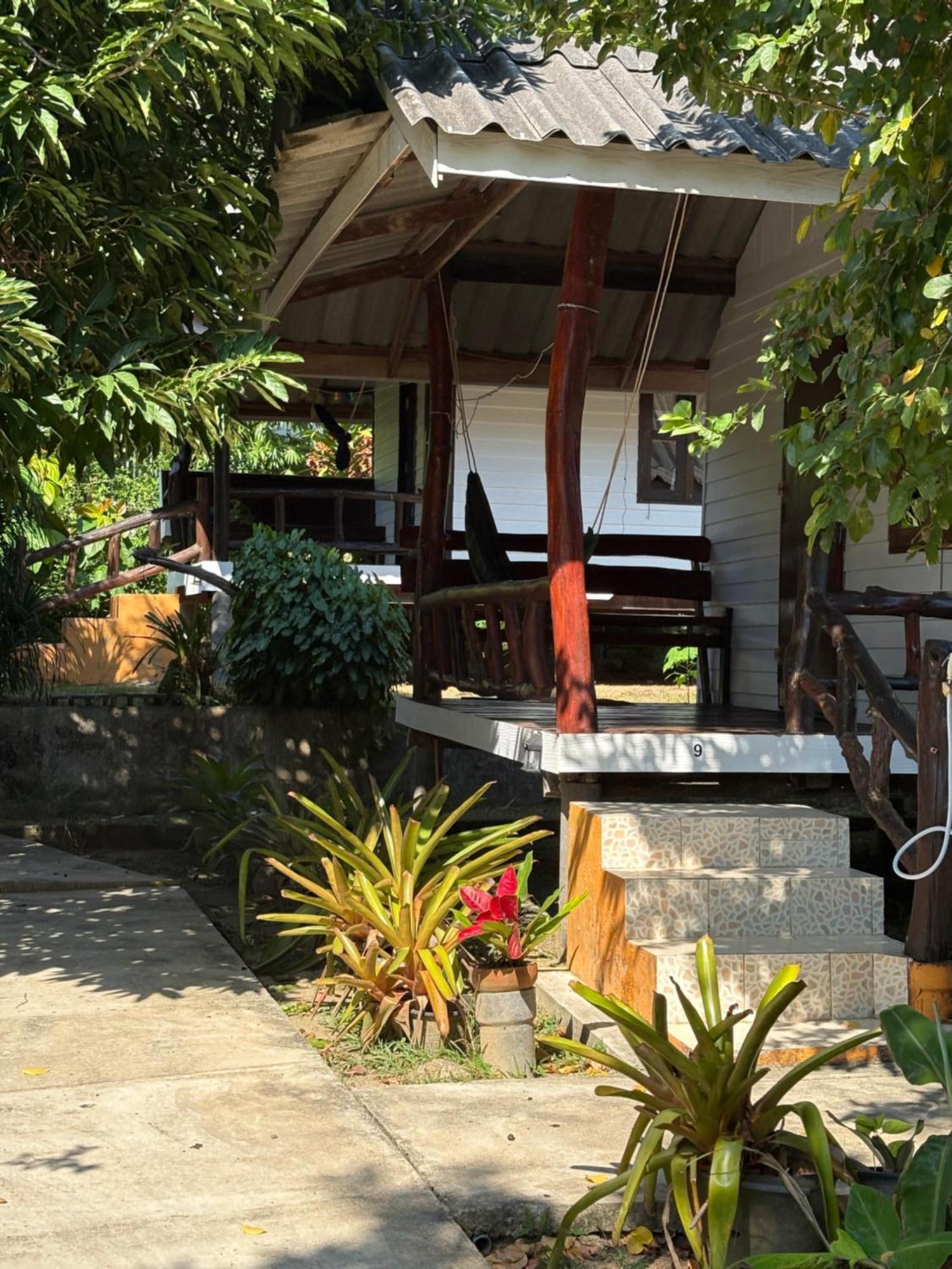 Pyramid Bangalow Ban Laem Sai Buitenkant foto