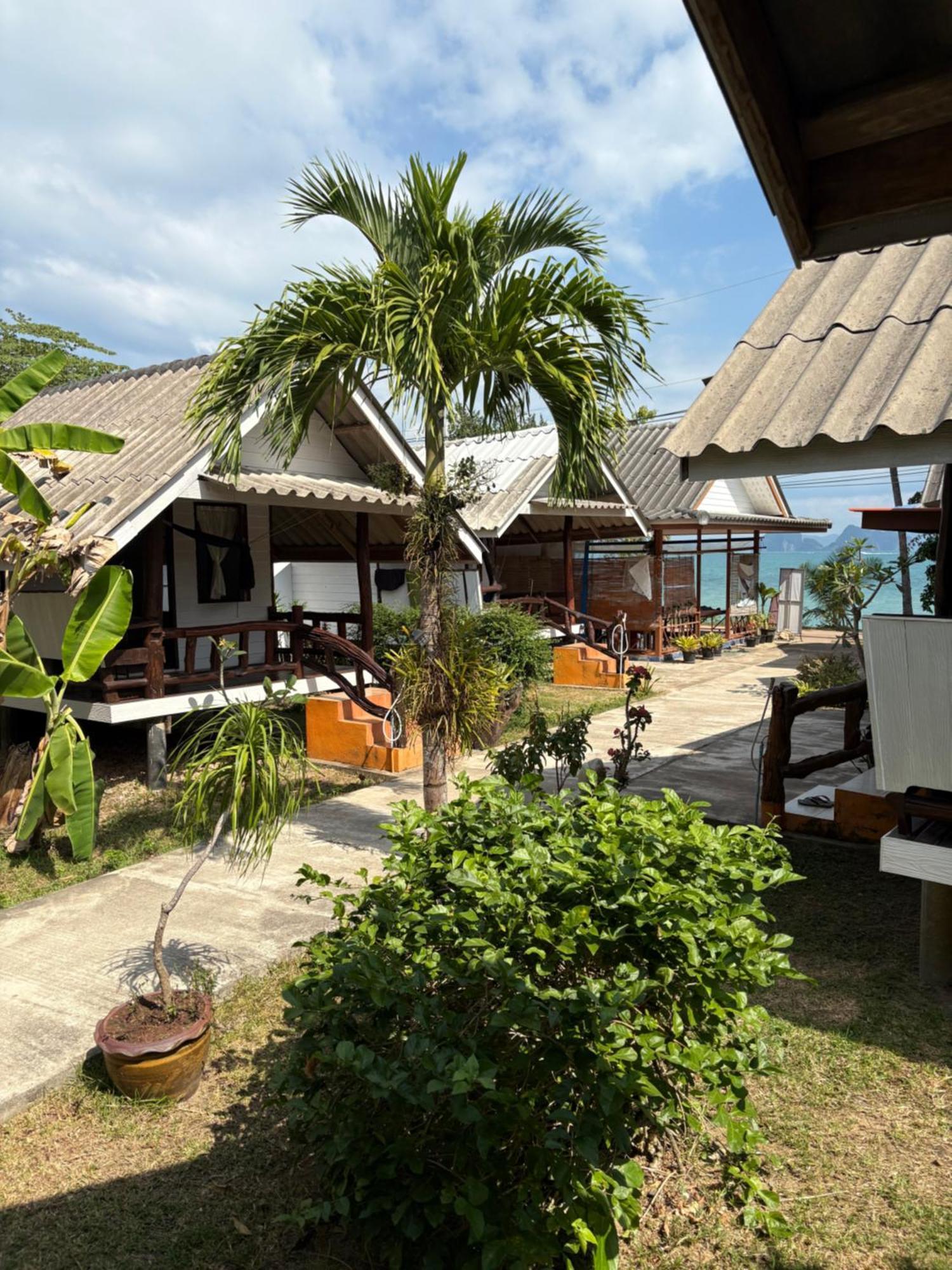 Pyramid Bangalow Ban Laem Sai Buitenkant foto